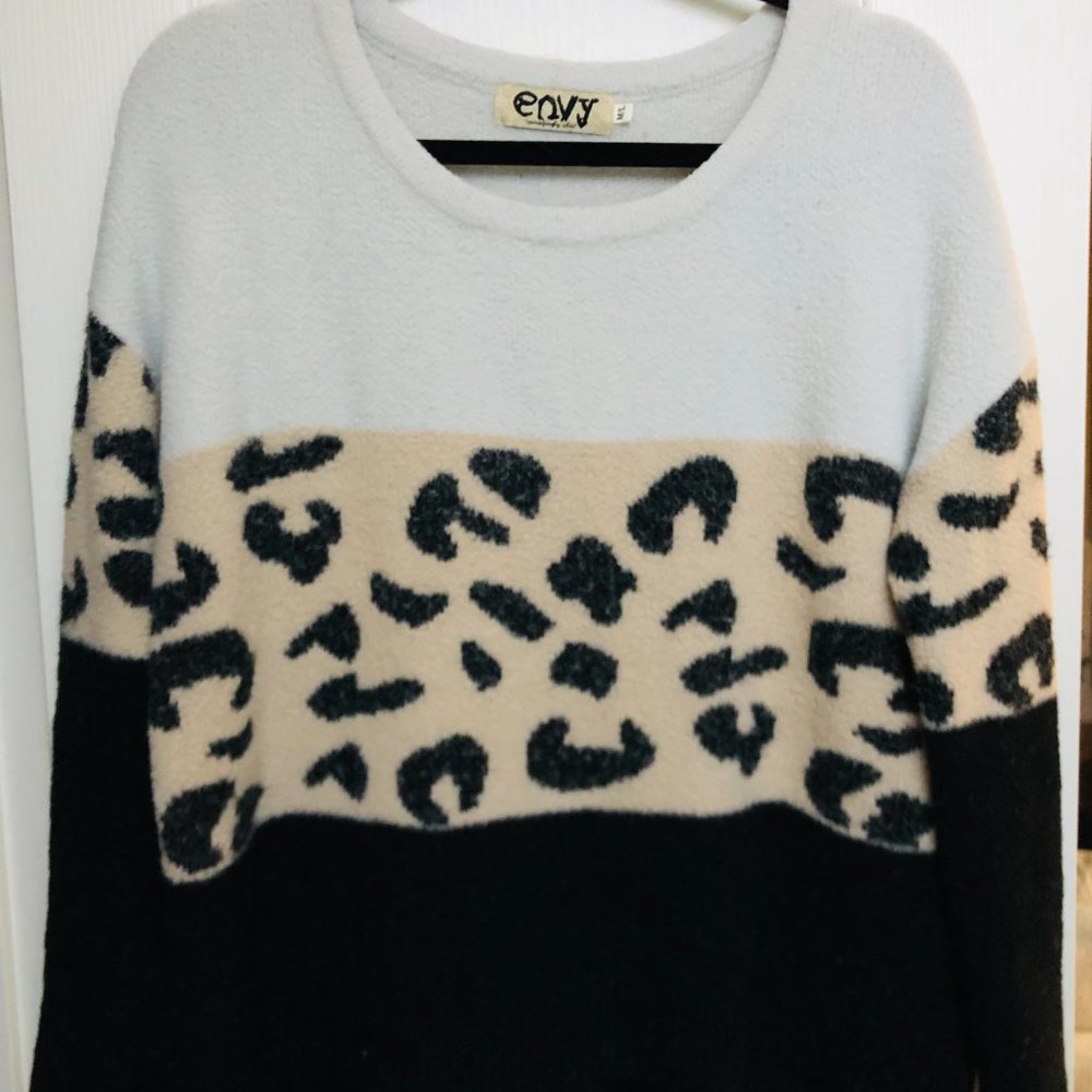 Like NEW! ENVY Sweater-Size M/L